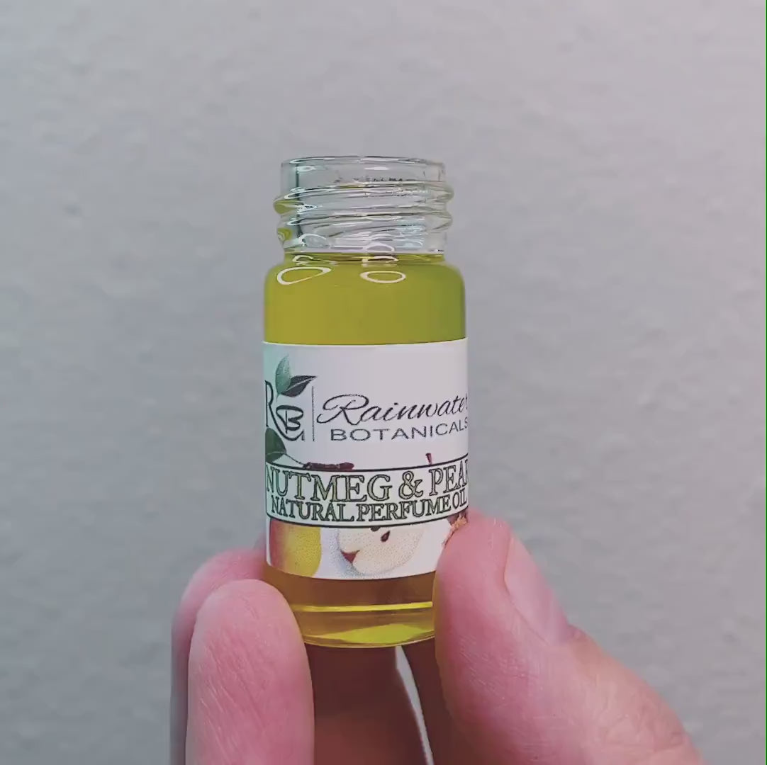 Nutmeg & Pear natural perfume oil